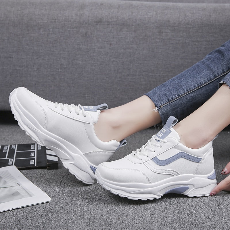 Bella - Sneaker