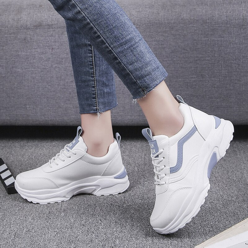 Bella - Sneaker