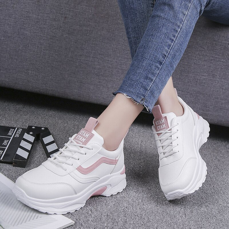 Bella - Sneaker